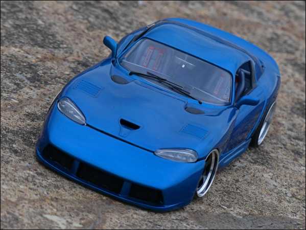 1:18 DODGE VIPER RT/ V10 Coupe Bj.1993 - Sonder-Lackierrung -